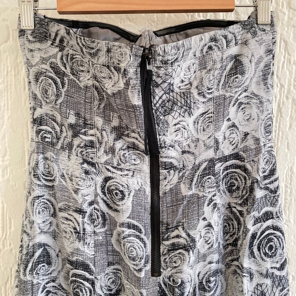 Guess Gray and Black Floral Print Strapless Bustier Dress Size 5 - Picture 6 of 9